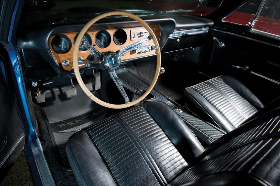  Pontiac GTO Coupe 1966 года  (фото 13 из 16)